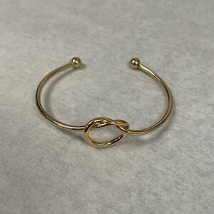 Child’s Adjustable Infinity Knot Gold Tone Bangle NEW